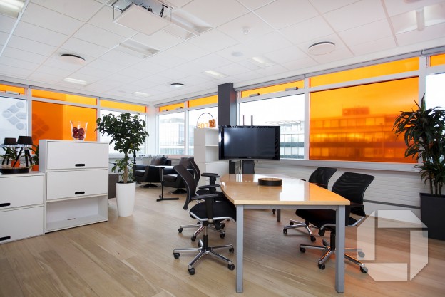 ORANGE LOUNGE