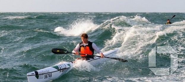 Surfskíði eru mikið að taka við af hefðbundnum sjó kayak í róðraheiminu