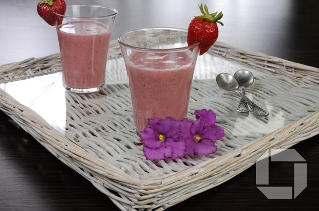 Smoothie með quinoa, banana og berjum